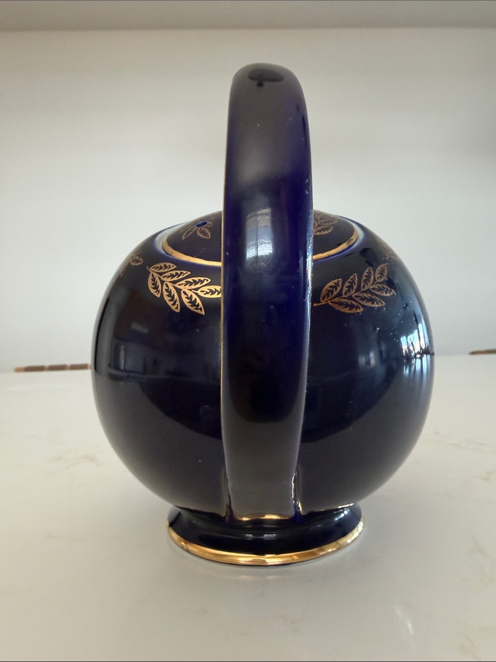 Vintage Hall Blue Ceramic Teapot with Gold Floral Accents, USA, 1930’s-1940’s - Picture 3 of 13